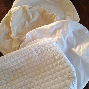 Stokke Sleepi Mini Crib Bundle, 2 Sheets + 2 Mattress Protectors